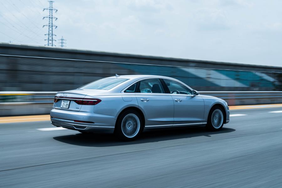  Audi A8 55 TFSI Quattro (D5) 2018 года  (JP) (фото 7 из 21)